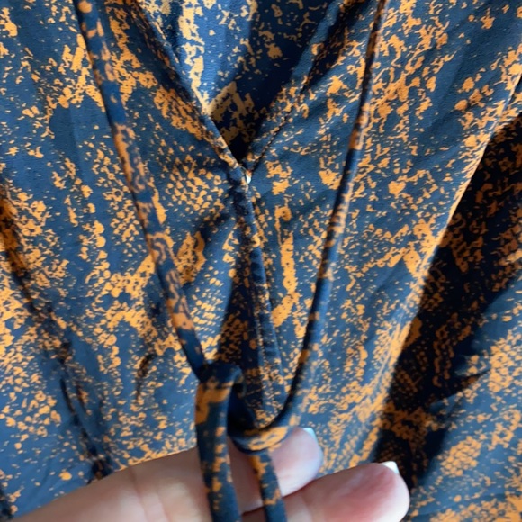 CAbi Border Wrap Python Snake Print Top Blouse Size XS - Picture 8 of 9
